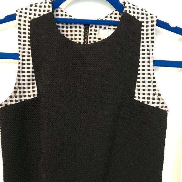 Black and White Crop Top-ish S/XS, business casual - Picture 1 of 5